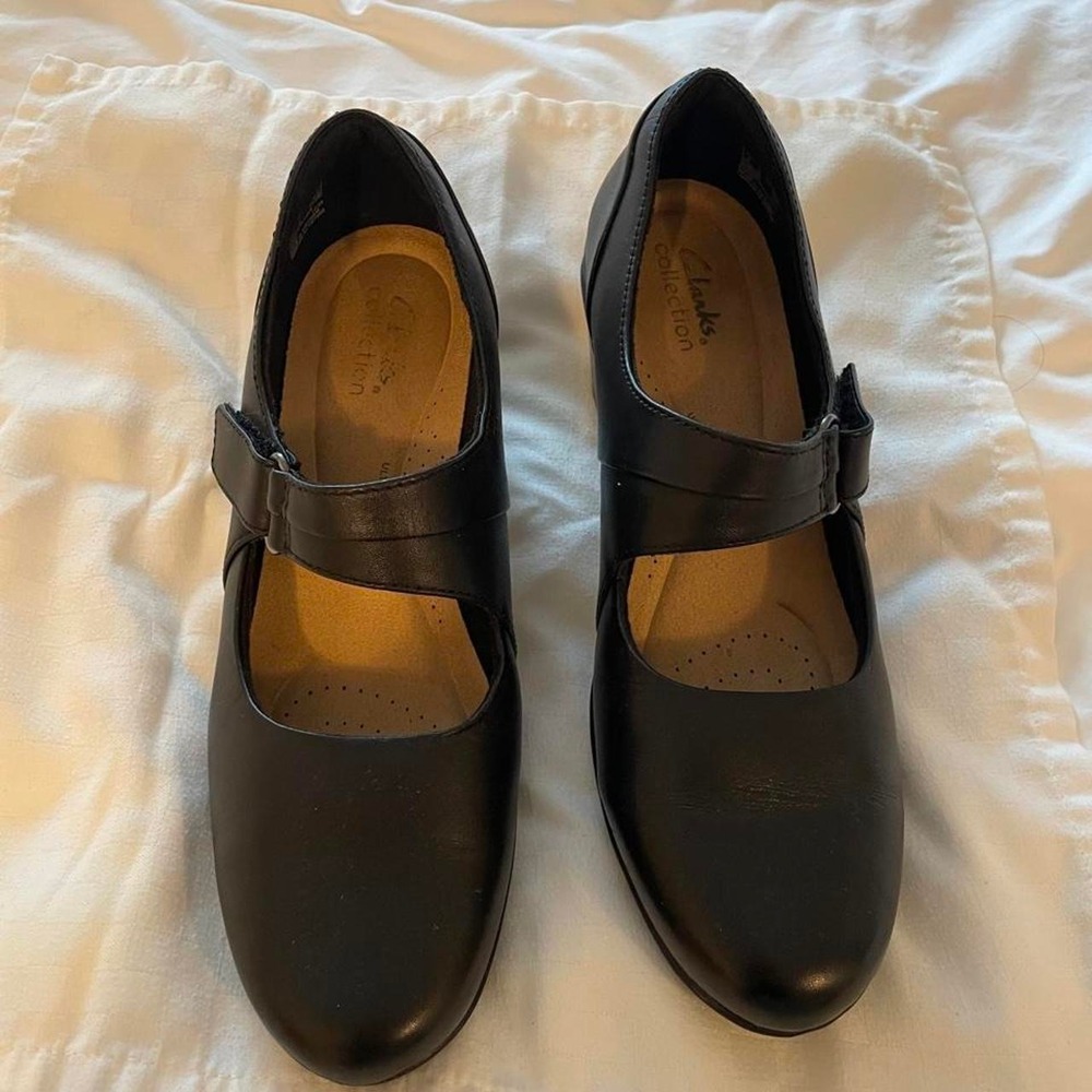 Clarks Collection Emslie Lulin Black Leather Mary Jane Pumps-Size 8